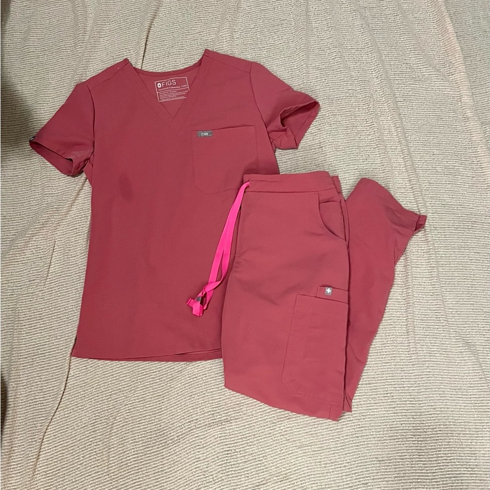 FIGS scrub set